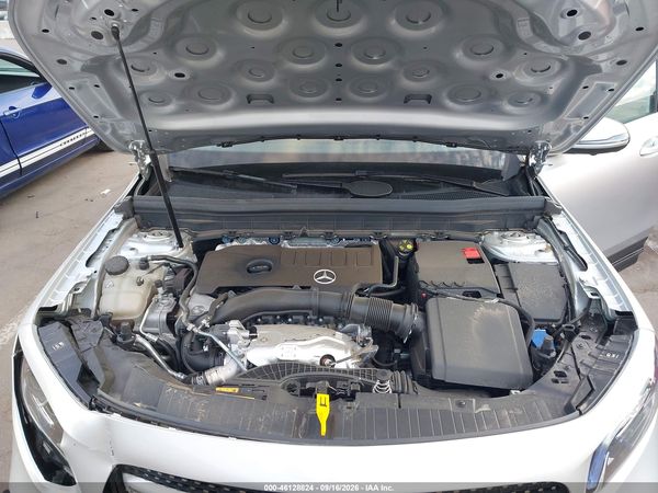 2021 MERCEDES-BENZ GLB 250 4MATIC — I10