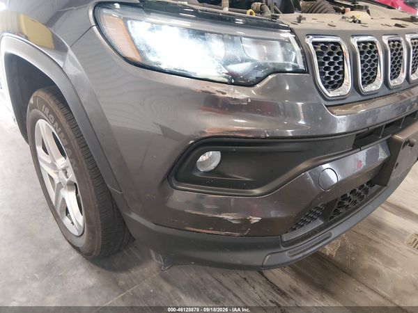 2024 JEEP COMPASS LATITUDE 4X4 — I6