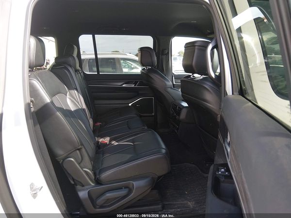 2024 JEEP WAGONEER L SERIES II 4X2 — I8