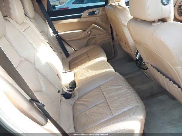 2012 PORSCHE CAYENNE — I8