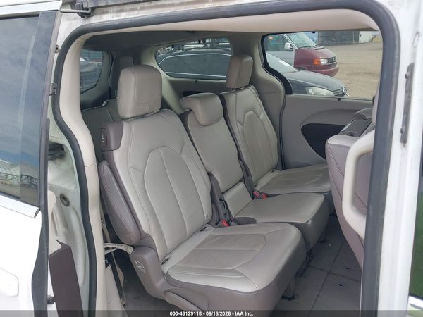 2017 CHRYSLER PACIFICA TOURING-L PLUS — I8