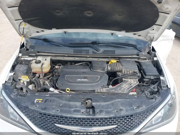 2017 CHRYSLER PACIFICA TOURING-L PLUS — I10