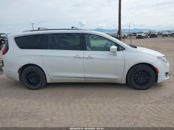 2017 CHRYSLER PACIFICA TOURING-L PLUS — I116