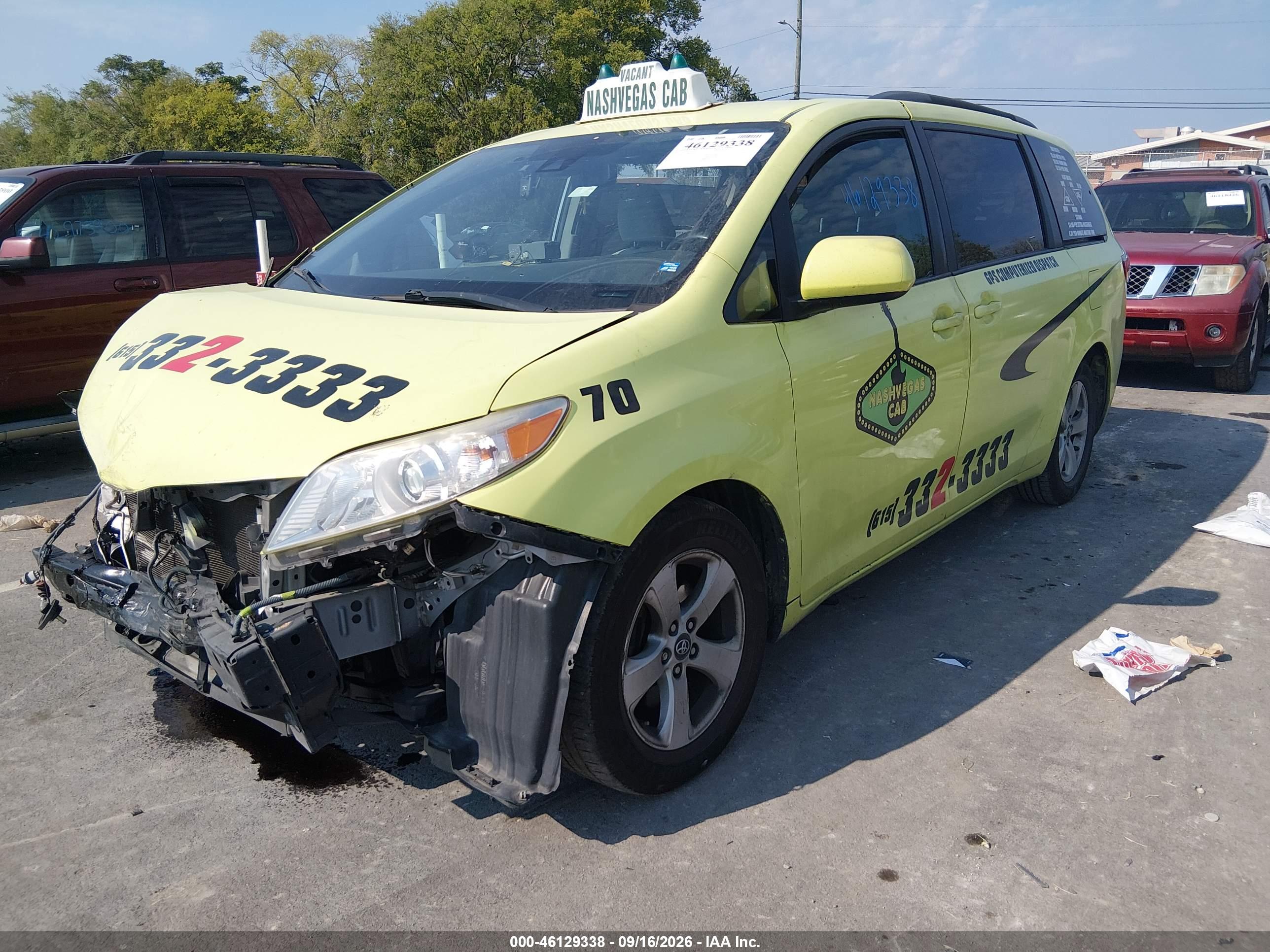 2019 TOYOTA SIENNA LE 8 PASSENGER — I2