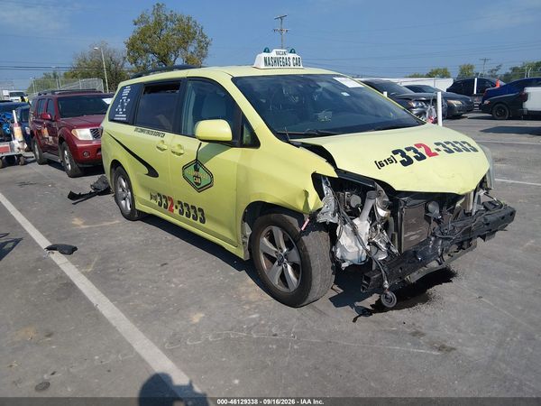 2019 TOYOTA SIENNA LE 8 PASSENGER — I1