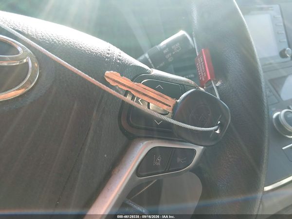 2019 TOYOTA SIENNA LE 8 PASSENGER — I11