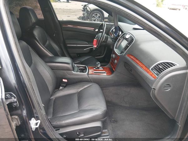 2012 CHRYSLER 300 LIMITED — I5