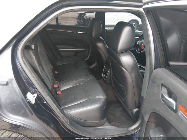 2012 CHRYSLER 300 LIMITED — I8