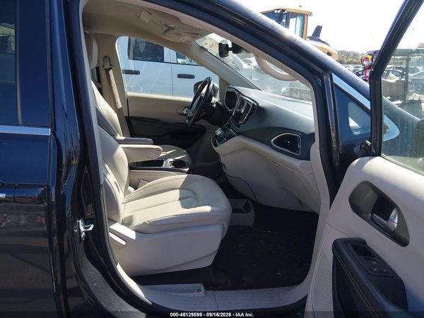 2021 CHRYSLER PACIFICA TOURING L — I5
