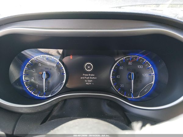 2021 CHRYSLER PACIFICA TOURING L — I7