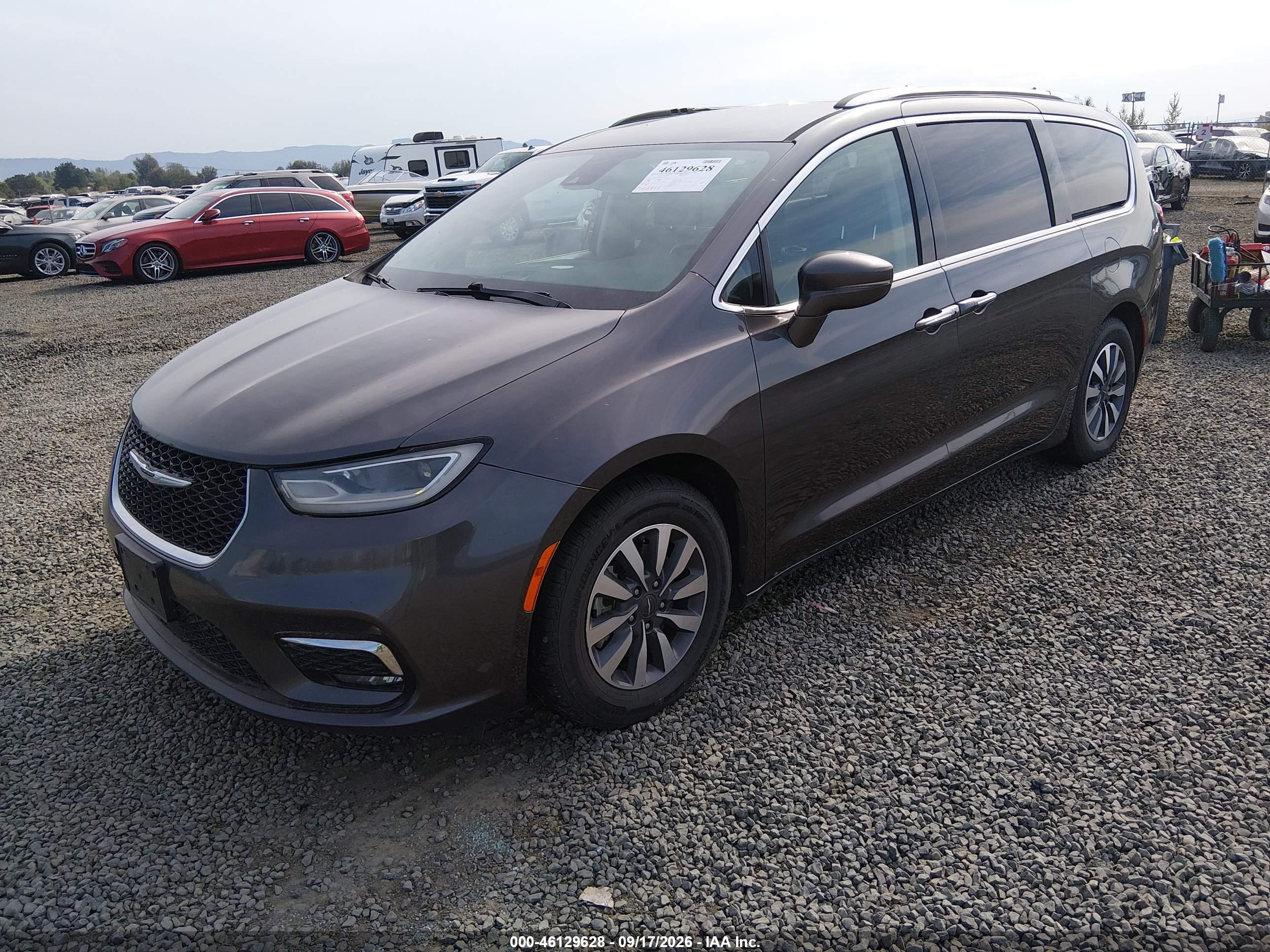 2021 CHRYSLER PACIFICA TOURING L — I2