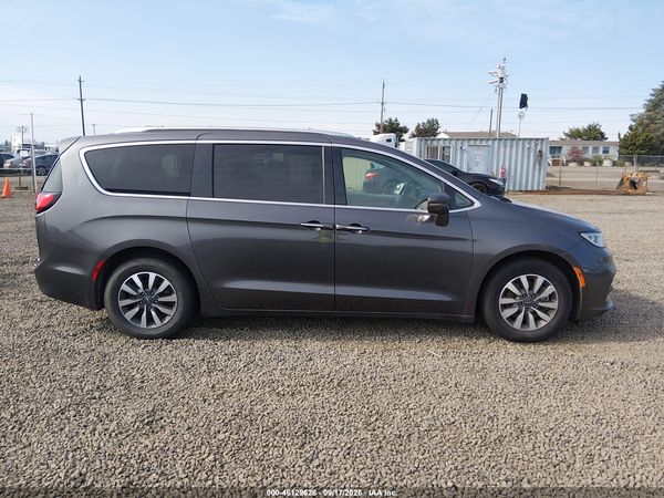 2021 CHRYSLER PACIFICA TOURING L — I116