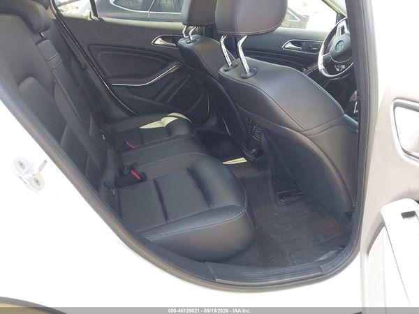 2015 MERCEDES-BENZ GLA 250 GLA250 — I8