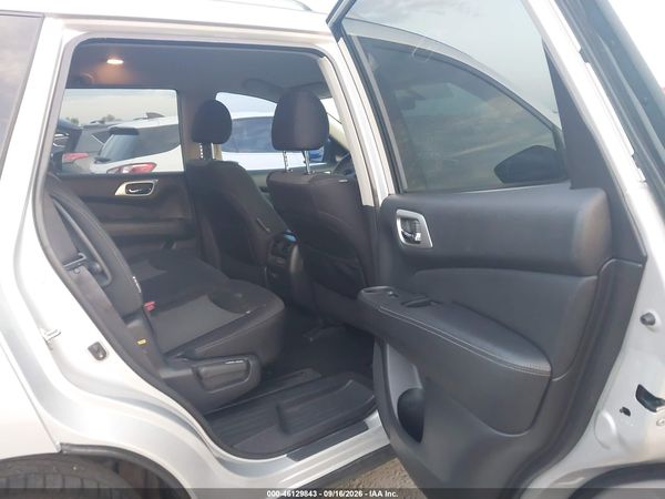 2019 NISSAN PATHFINDER S — I8