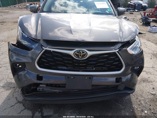2022 TOYOTA HIGHLANDER XLE — I6