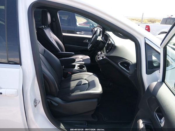 2026 CHRYSLER PACIFICA SELECT — I5