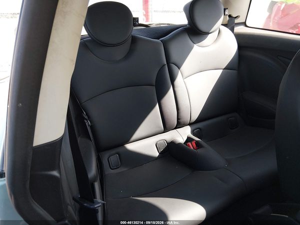 2013 MINI HARDTOP COOPER — I8