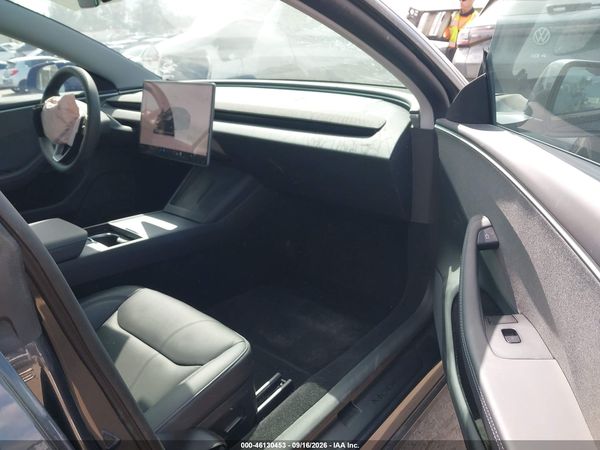 2025 TESLA MODEL 3 — I5