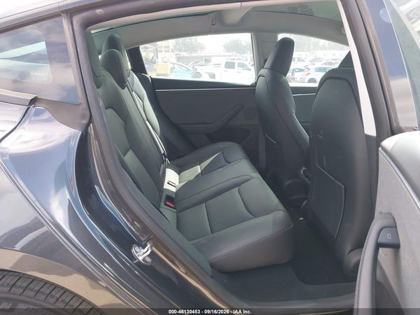 2025 TESLA MODEL 3 — I8