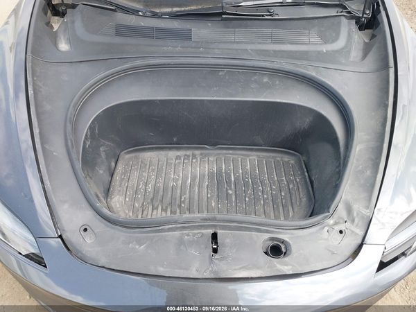 2025 TESLA MODEL 3 — I10