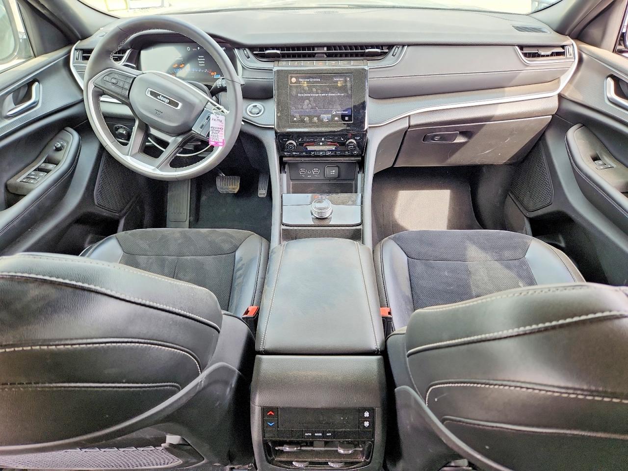 2024 JEEP GRAND CHEROKEE L LAREDO 4X4