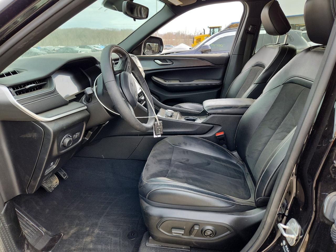 2024 JEEP GRAND CHEROKEE L LAREDO 4X4