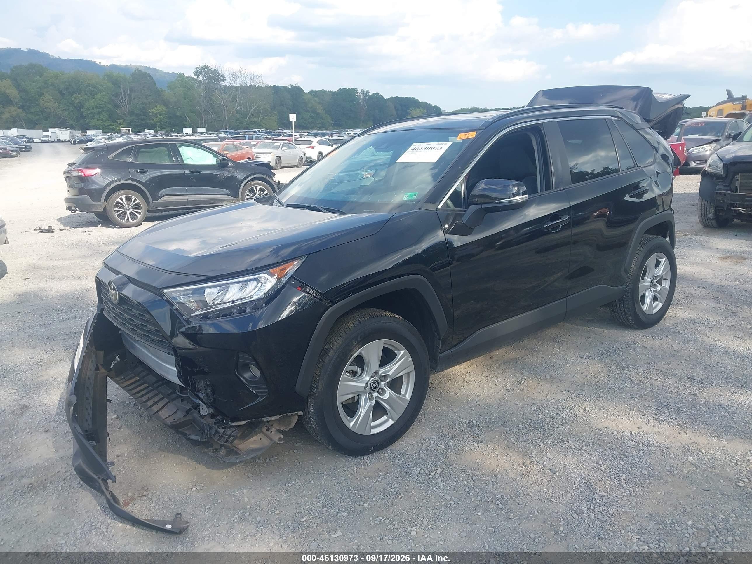 2021 TOYOTA RAV4 XLE — I2