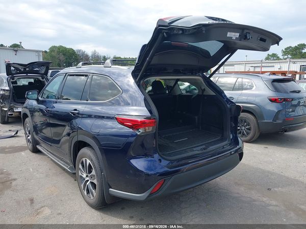 2021 TOYOTA HIGHLANDER XLE — I3