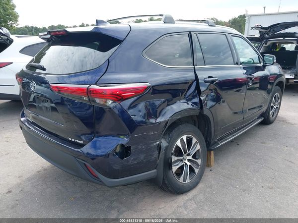 2021 TOYOTA HIGHLANDER XLE — I4