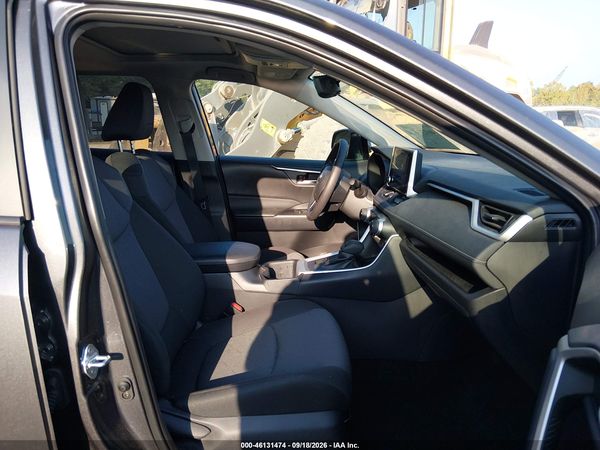 2025 TOYOTA RAV4 XLE — I5