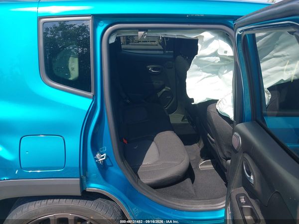 2021 JEEP RENEGADE LATITUDE FWD — I8