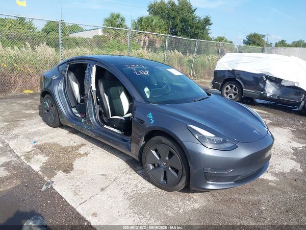 2022 TESLA MODEL 3 — I1
