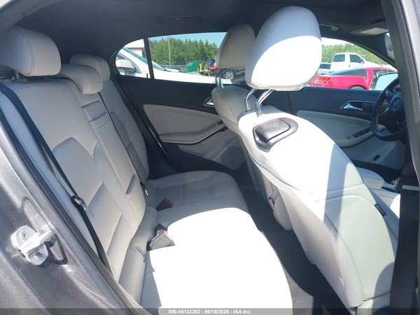 2016 MERCEDES-BENZ GLA 250 GLA250 — I8