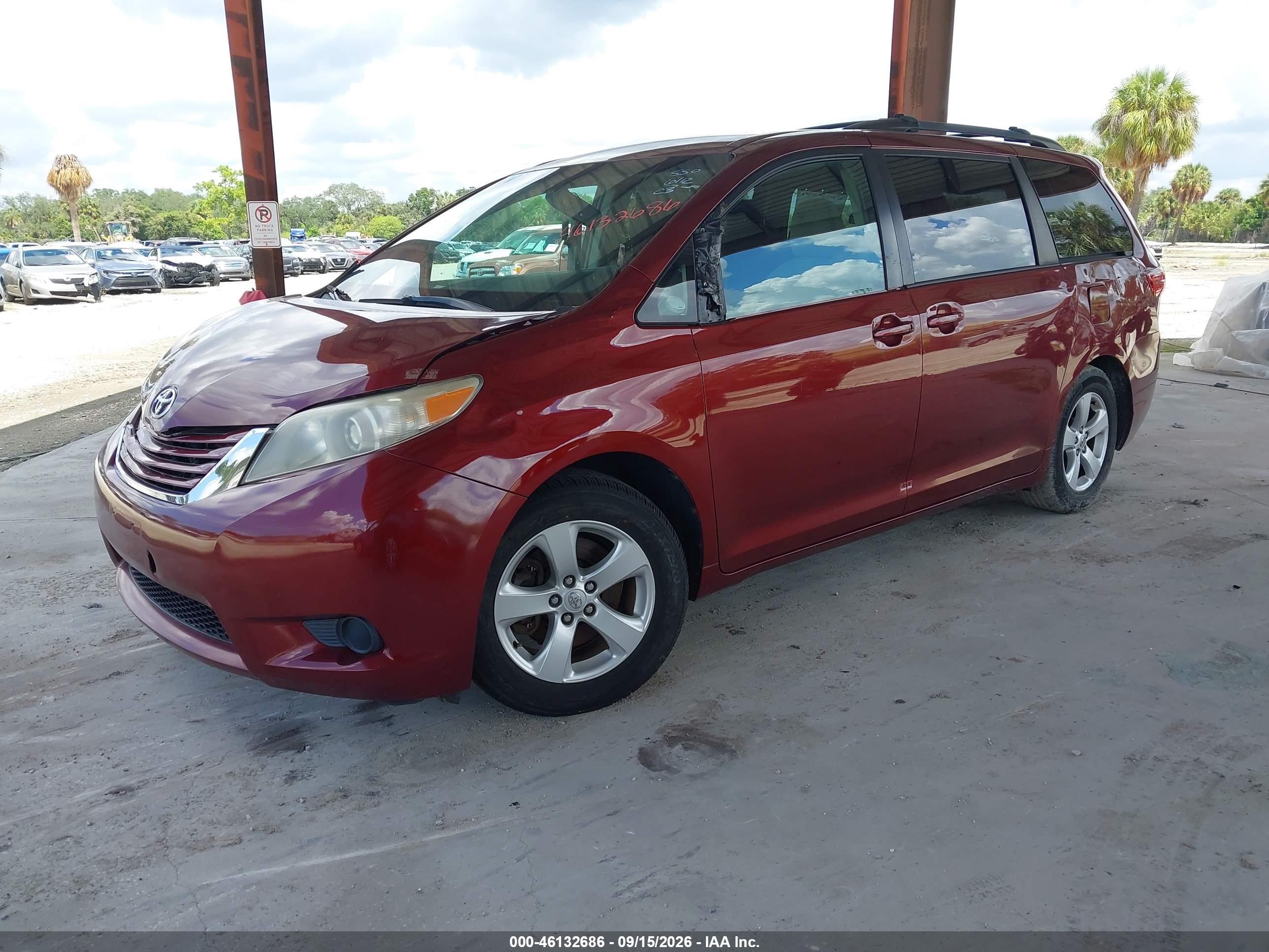 2015 TOYOTA SIENNA LE 8 PASSENGER — I2