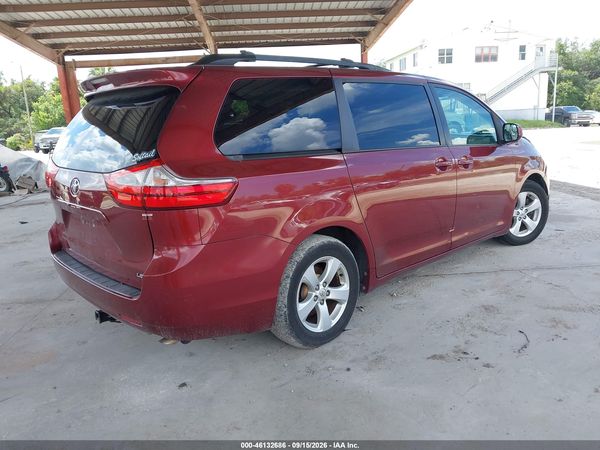 2015 TOYOTA SIENNA — I4