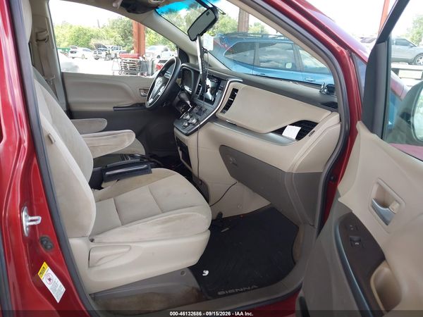 2015 TOYOTA SIENNA LE 8 PASSENGER — I5