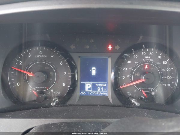 2015 TOYOTA SIENNA LE 8 PASSENGER — I7