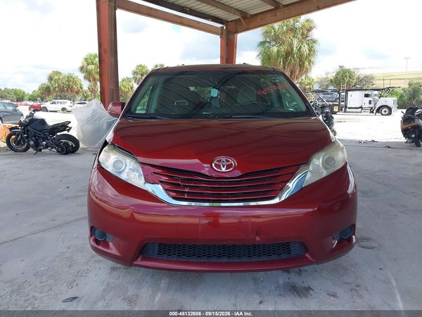 2015 TOYOTA SIENNA LE 8 PASSENGER — I115