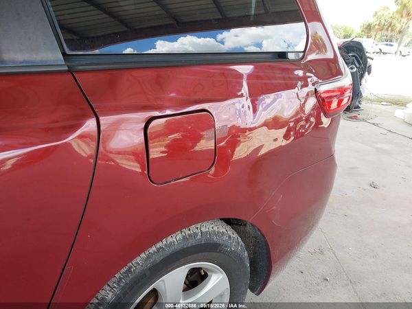2015 TOYOTA SIENNA LE 8 PASSENGER — I154