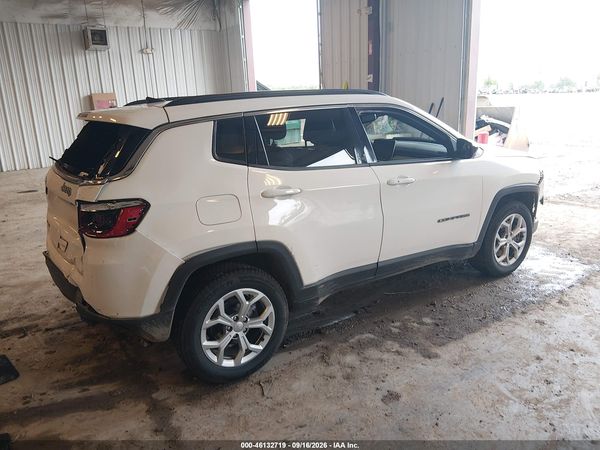 2024 JEEP COMPASS LATITUDE 4X4 — I4