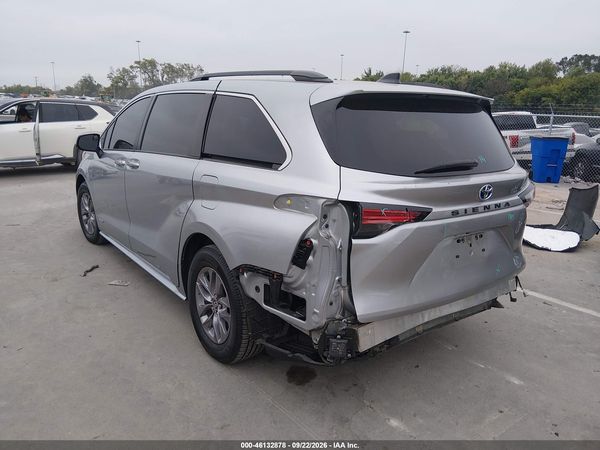 2021 TOYOTA SIENNA LE — I3