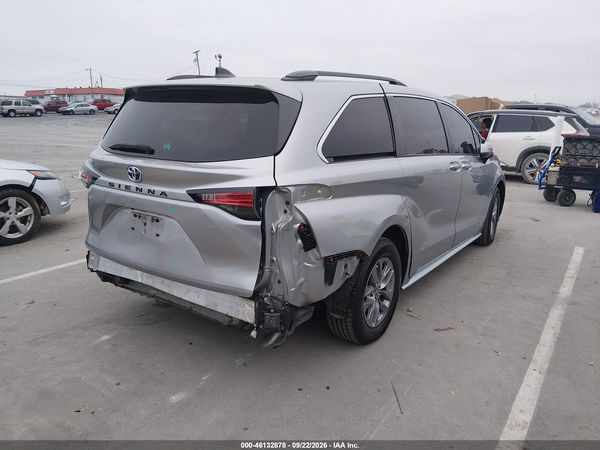 2021 TOYOTA SIENNA LE — I4