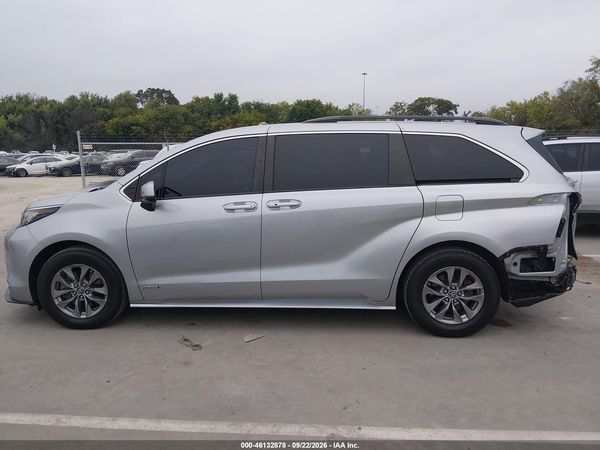 2021 TOYOTA SIENNA LE — I117