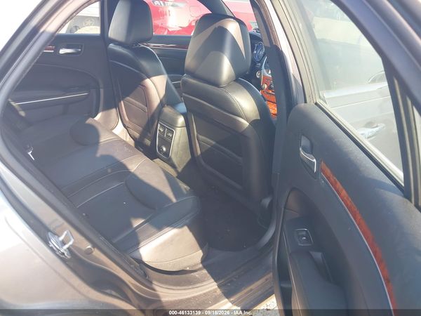 2012 CHRYSLER 300 LIMITED — I8