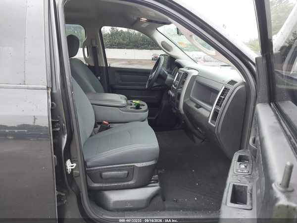 2017 RAM 1500 EXPRESS  4X4 6'4 BOX — I5