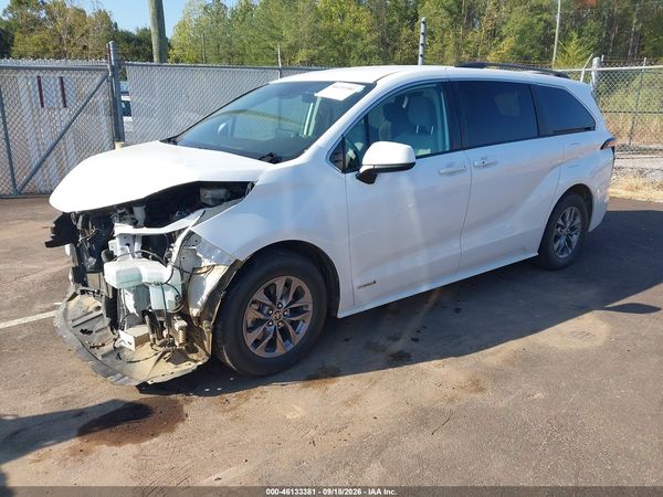 2021 TOYOTA SIENNA — I2
