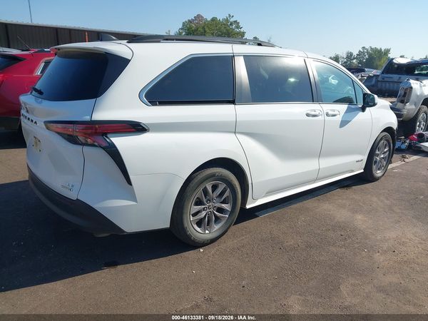 2021 TOYOTA SIENNA LE — I4