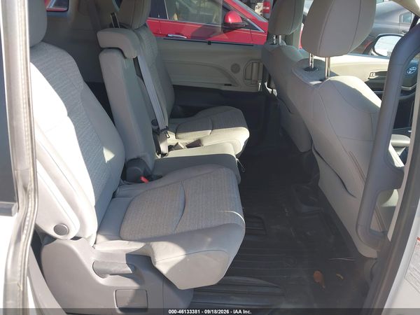 2021 TOYOTA SIENNA LE — I8
