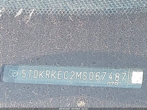 2021 TOYOTA SIENNA LE — I9