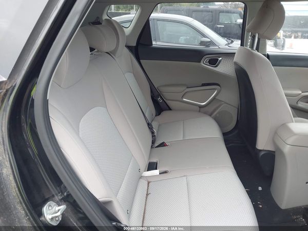 2021 KIA SOUL LX — I8